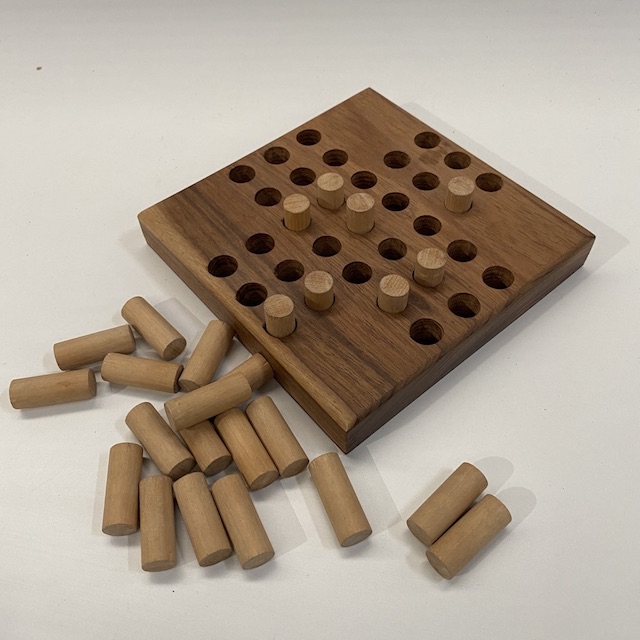 GAME, Wooden Peg Solitaire